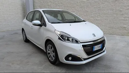 Bianco Usata 2019 Peugeot 208 Active Due volumi | 10.000 € (Buon prezzo)