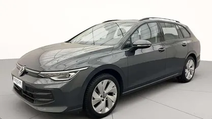 Dolphin grey metallizzato Usata 2024 VW Golf VIII Life Station wagon | 25.900 € (Buon prezzo)