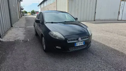 Usata Fiat Bravo 120 CV (88 kW) 2011 Nero Utilitaria