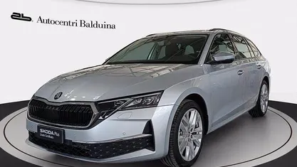 Grigio argento met. Usata 2024 Skoda Octavia Executive Station wagon | 34.900 € (Super prezzo)