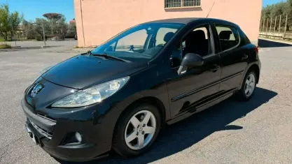 Usata Peugeot 207 73 CV (53 kW) 2012 Nero Berlina