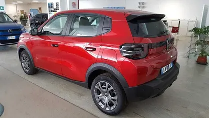 Rosso Nuova 2025 Citroën C3 PureTech Due volumi | 16.500 € (Buon prezzo)
