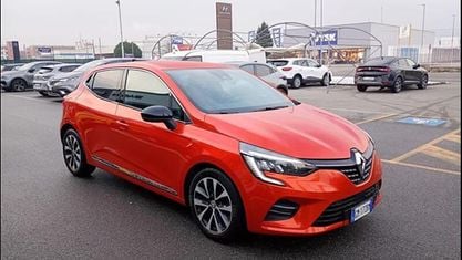 Occasion Renault Clio V Intens 101 PK (74 kW) 2023 Oranje Sedan