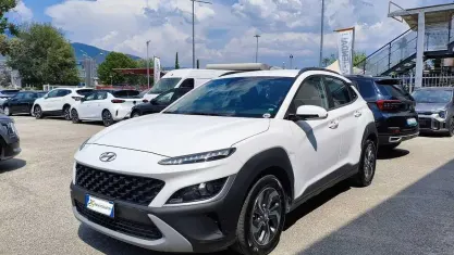 Usata Hyundai Kona 105 CV (77 kW) 2021 Bianco SUV