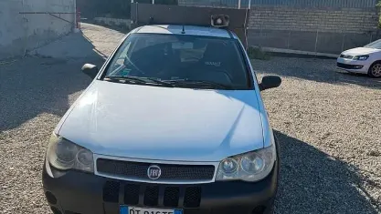 Usata Fiat Strada 84 CV (61 kW) 2009 Bianco Pick-up