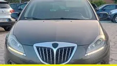 Grigio Usata 2010 Lancia Delta Tre volumi | 5000 € (Buon prezzo)