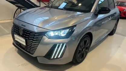 Usata Peugeot 208 101 CV (74 kW) 2025 Grigio Utilitaria