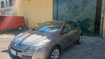 Usata Renault Mégane III 90 CV (66 kW) 2011 Berlina