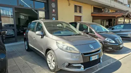 Usata Renault Scénic III XMOD 110 CV (80 kW) 2012 Marrone Monovolume