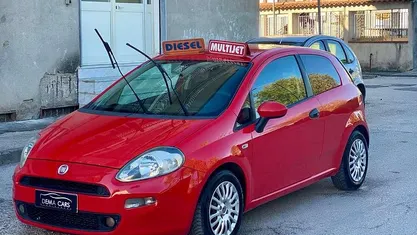 Rosso Usata 2014 Fiat Punto Due volumi | 2999 € (Buon prezzo)
