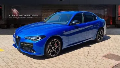Nuova Alfa Romeo Giulia Veloce 210 CV (154 kW) 2025 Blu Berlina