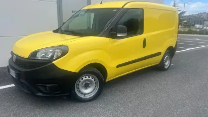 Usata Fiat Doblò S 95 CV (69 kW) 2020 Giallo Monovolume