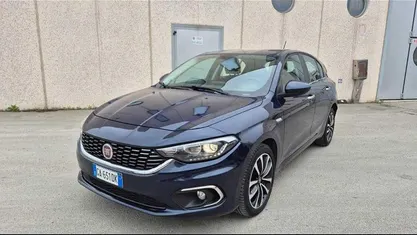 Usata Fiat Tipo Lounge 120 CV (88 kW) 2020 Blu Berlina