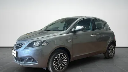 Grigio Usata 2023 Lancia Ypsilon S Due volumi | 14.022 € (Buon prezzo)