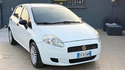 Usata Fiat Grande Punto Dynamic 75 CV (55 kW) 2009 Beige Utilitaria