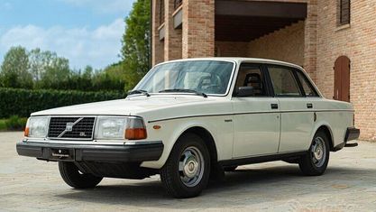Brugt Volvo 244 112 HK (82 kW) 1982 Hvid Sedan