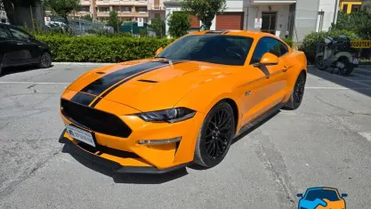 Usata Ford Mustang Fastback 450 CV (330 kW) 2018 Giallo Coupé