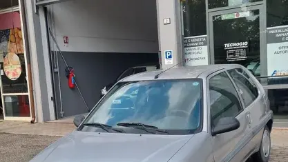 Usata Citroën Saxo 60 CV (44 kW) 1999 Grigio Utilitaria