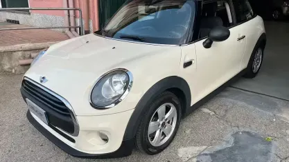 Usata Mini ONE 102 CV (75 kW) 2015 Beige Utilitaria