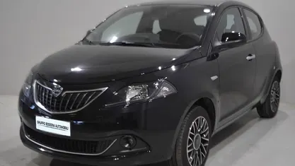 Usata 2024 Lancia Ypsilon S Due volumi | 14.600 € (Buon prezzo)