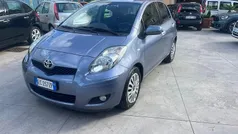 Gray Usata 2010 Toyota Yaris Tre volumi | 3500 € (Ottimo prezzo)