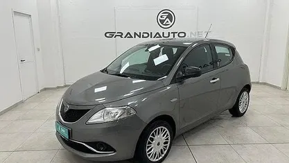 Usata Lancia Ypsilon Silver 95 CV (69 kW) 2016 Grigio Utilitaria