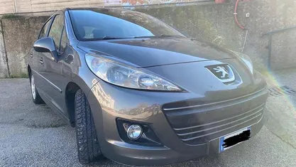 Usata Peugeot 207 70 CV (51 kW) 2011 Grigio Berlina