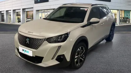 Usata Peugeot e-2008 Allure 100 kW (136 CV) 2021 Bianco SUV