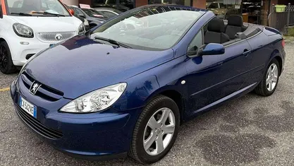 Blu/azzurro Usata 2005 Peugeot 307 CC Cabrio | 5000 € (Buon prezzo)