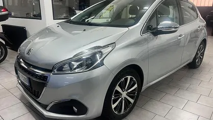 Usata Peugeot 208 Active 82 CV (60 kW) 2016 Grigio Utilitaria