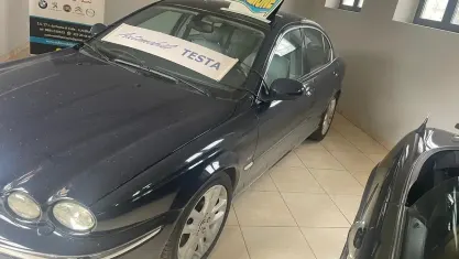 Usata Jaguar X-type Executive 196 CV (144 kW) 2002 Blu Berlina