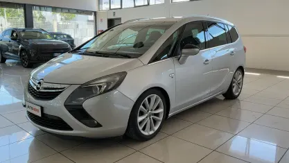 Usata Opel Zafira Tourer Cosmo 120 CV (88 kW) 2015 Argento Monovolume