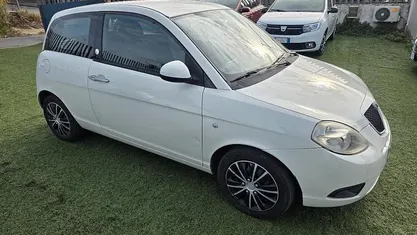 Usata Lancia Ypsilon 77 CV (56 kW) 2009 Bianco Utilitaria