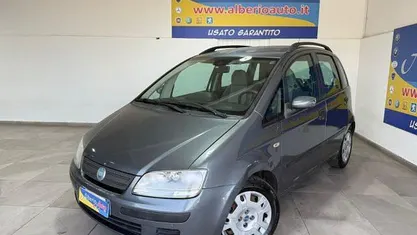 Grigio scuro Usata 2006 Fiat Idea Monovolume | 1990 € (Ottimo prezzo)