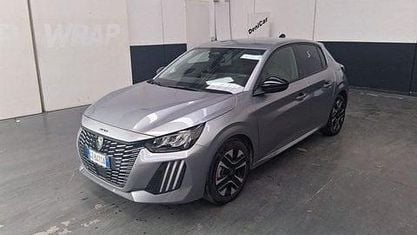 Używany Peugeot 208 Allure 102 KM (75 kW) 2025 Szary Hatchback