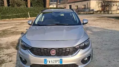 Usata Fiat Tipo Easy 120 CV (88 kW) 2019 Grigio Station wagon