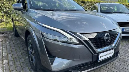 Usata Nissan Qashqai Acenta 190 CV (139 kW) 2023 Grigio scuro SUV