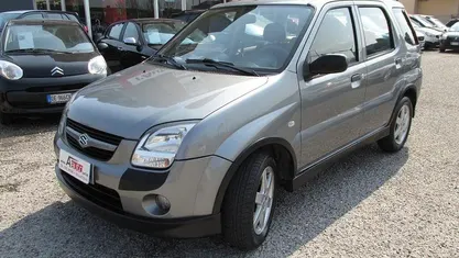 Usata Suzuki Ignis 69 CV (50 kW) 2005 Grigio Utilitaria