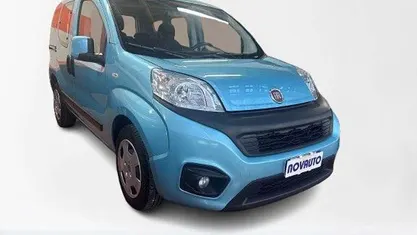 Begagnad Fiat Qubo Trekking 80 HK (58 kW) 2019 Blå Minibuss