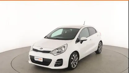 Usata Kia Rio 90 CV (66 kW) 2015 Bianco Berlina