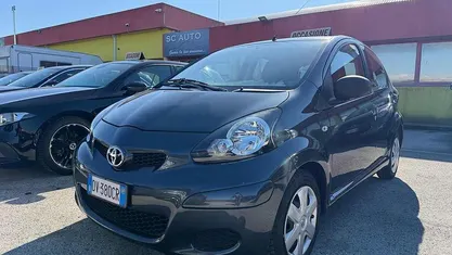 Usata Toyota Aygo 68 CV (50 kW) 2009 Grigio Utilitaria