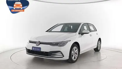 Pure white Usata 2022 VW Golf Life Tre volumi | 17.500 € (Super prezzo)