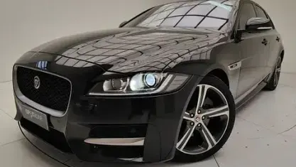 Usata Jaguar XF R-Sport 179 CV (131 kW) 2016 Nero Utilitaria