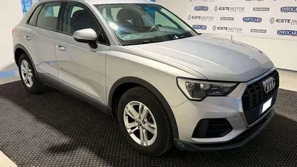 Usata Audi Q3 Business 150 CV (110 kW) 2020 Grigio metallizzato SUV