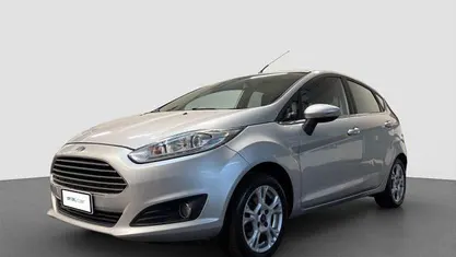 Usata Ford Fiesta Titanium 75 CV (55 kW) 2016 Argento Berlina