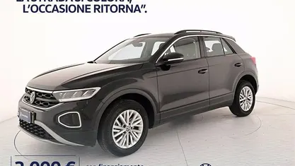 Usata VW T-Roc Life 116 CV (85 kW) 2024 Deep black perlato SUV