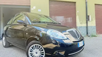 Usata Lancia Ypsilon 75 CV (55 kW) 2009 Nero Utilitaria