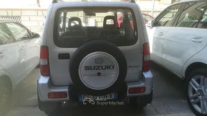Usata Suzuki Jimny 82 CV (60 kW) 2003 Argento SUV