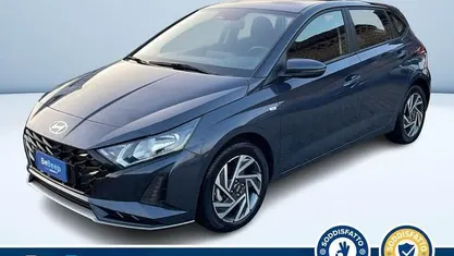 Usata Hyundai i20 100 CV (73 kW) 2024 Grigio metallizzato Monovolume