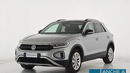 Usata VW T-Roc Life 110 CV (80 kW) 2023 Argento SUV